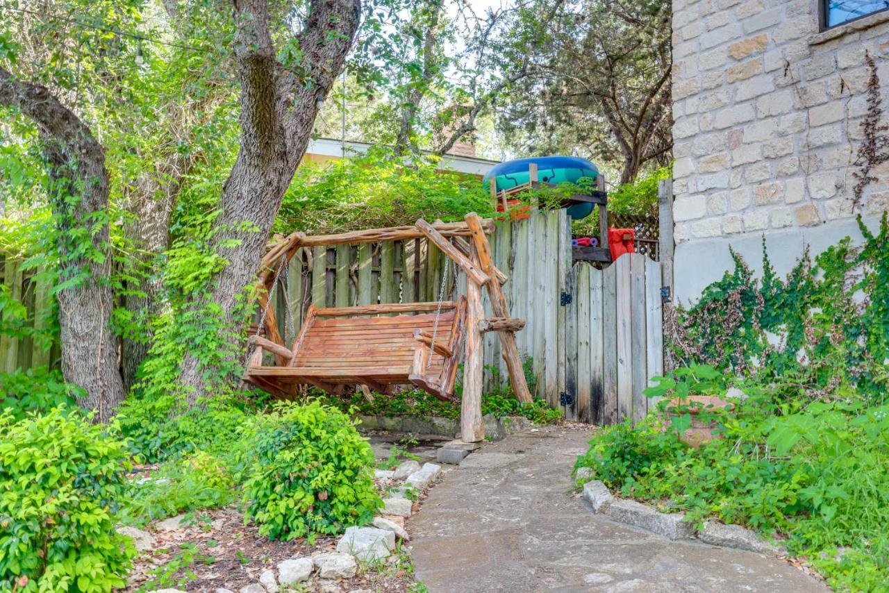 Exotic Home With Patio And Grill Walk To Canyon Lake! 외부 사진
